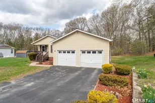109 Colonial Rd, Plainfield, CT 06374 - Photo 3