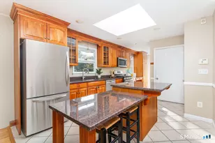 14 Elmcrest Dr, Danbury, CT 06811 - Photo 9