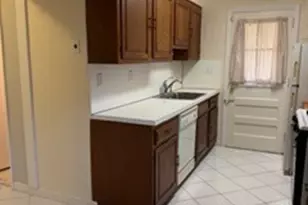 28 Hearthstone Ct, Stamford, CT 06902 - Photo 7