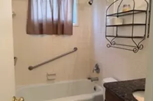 28 Hearthstone Ct, Stamford, CT 06902 - Photo 5