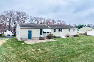 21 Riviera Dr, Enfield, CT 06082 - Photo 5