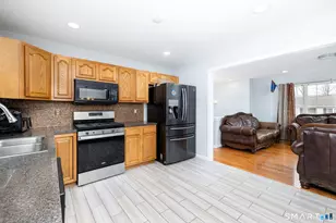 234 Traverse St, Waterbury, CT 06704 - Photo 13