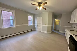 18 S Whitney St, Hartford, CT 06106 - Photo 7