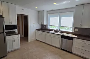 1955 Chapel St, New Haven, CT 06515 - Photo 11