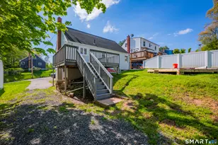 65 Edgewood St, East Hartford, CT 06108 - Photo 9