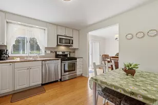 45 Brookwood Dr, Branford, CT 06405 - Photo 7