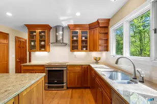 33 Topledge Rd, Redding, CT 06896 - Photo 5