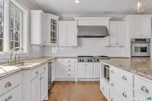 2 Somerset Ln, Newtown, CT 06482 - Photo 9