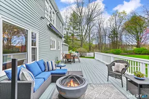 621 Shrub Oak Ln, Fairfield, CT 06824 - Photo 21