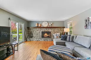 621 Shrub Oak Ln, Fairfield, CT 06824 - Photo 3