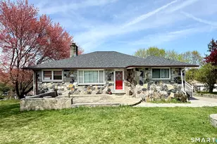 1012 Bunker Hill Ave, Waterbury, CT 06708 - Photo 1