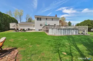 24 Meadowood Dr, Middletown, CT 06457 - Photo 3