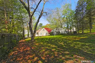 110 Greystone Rd, Bridgeport, CT 06610 - Photo 25