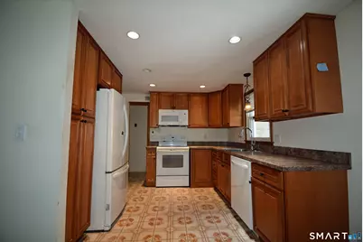 45 Dennis Circle, Hamden, CT 06514 - Photo 9