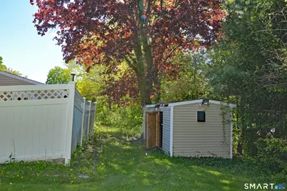 45 Dennis Circle, Hamden, CT 06514 - Photo 35