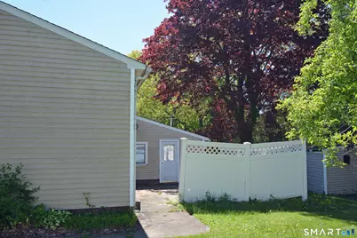 45 Dennis Circle, Hamden, CT 06514 - Photo 33