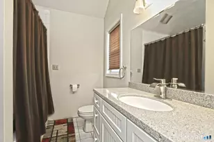 6 Francis St, Waterbury, CT 06708 - Photo 17