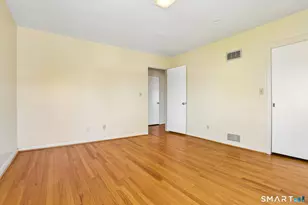 104 Knollwood Dr, New Haven, CT 06515 - Photo 25