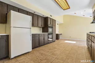 104 Knollwood Dr, New Haven, CT 06515 - Photo 11