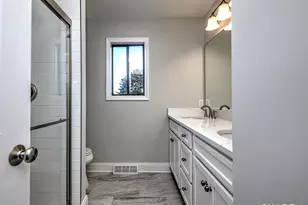 619 Erie Ln, Stratford, CT 06614 - Photo 19