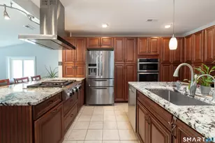8 Crestview Terrace, Wallingford, CT 06492 - Photo 7
