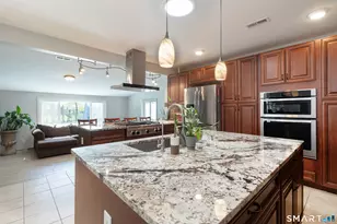 8 Crestview Terrace, Wallingford, CT 06492 - Photo 9