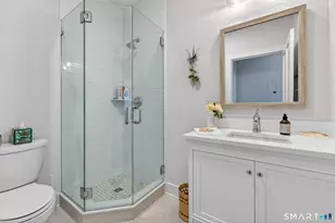 185 Main St, East Lyme, CT 06357 - Photo 21
