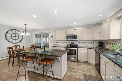 12 Heritage Drive, Danbury, CT 06811 - Photo 9