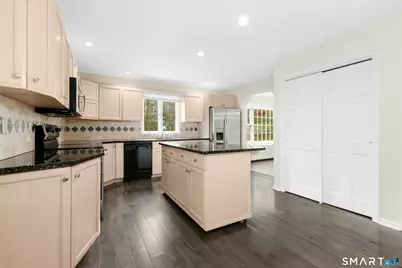 12 Heritage Drive, Danbury, CT 06811 - Photo 11