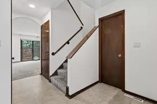 32 Webster Ct, Newington, CT 06111 - Photo 17