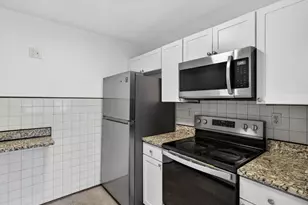 32 Webster Ct, Newington, CT 06111 - Photo 5