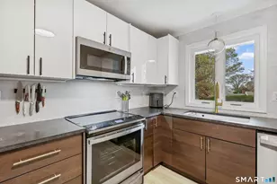 28 Kingston Rd, Trumbull, CT 06611 - Photo 19