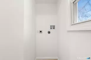 993 E Main St, Waterbury, CT 06705 - Photo 15