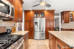 61 Sharon Ct, Shelton, CT 06484 - Photo 5
