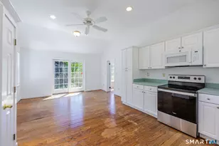32 Pond Brook Rd, Newtown, CT 06470 - Photo 19