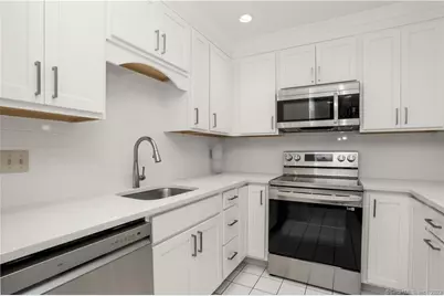 15 Perry Avenue #A4, Norwalk, CT 06850 - Photo 7