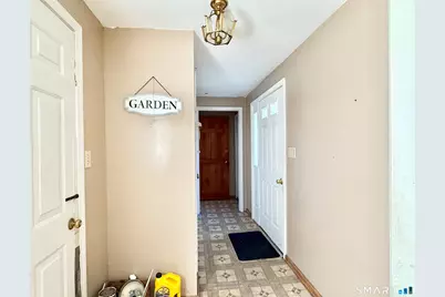 647 Bronson Road, Fairfield, CT 06890 - Photo 15