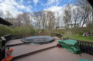 40 Hickory Hill Dr, Waterbury, CT 06708 - Photo 7