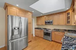 6 Yankee Peddler Path, Madison, CT 06443 - Photo 9