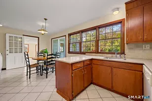 60 Rosebrook Dr, Stratford, CT 06614 - Photo 11
