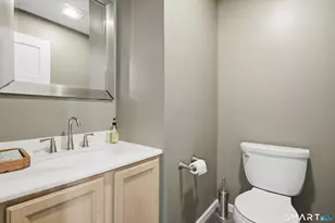 71 Elizabeth Ave, Stamford, CT 06907 - Photo 17