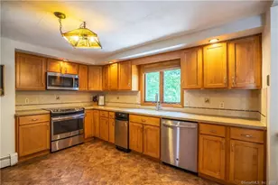 39 Winslow Rd, Cheshire, CT 06410 - Photo 9