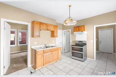 40 Bond Street, Hartford, CT 06114 - Photo 11
