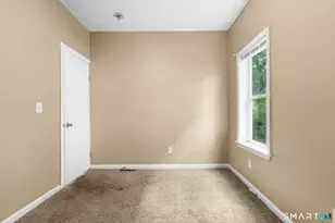 40 Bond St, Hartford, CT 06114 - Photo 13