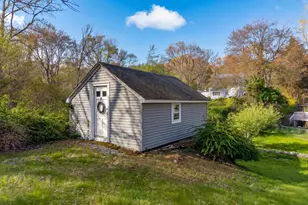 114 Butlertown Rd, Waterford, CT 06385 - Photo 33