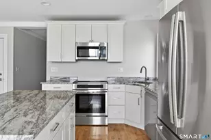 138 Bank St, New London, CT 06320 - Photo 11