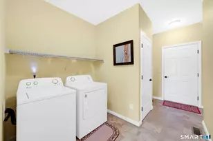 5 Beaudry Ln, Bloomfield, CT 06002 - Photo 39