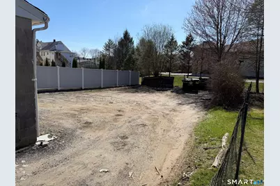 9 Hospital Avenue, Danbury, CT 06810 - Photo 5