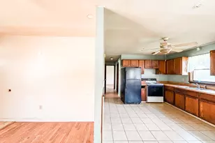 21 Potvin Ave, Plainfield, CT 06354 - Photo 3