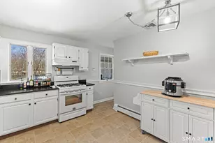 19 Merrimac Dr, Trumbull, CT 06611 - Photo 9